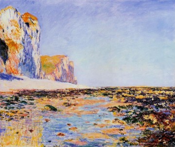 クロード・モネ Painting - プールヴィルの海岸と崖 朝の効果 クロード・モネ